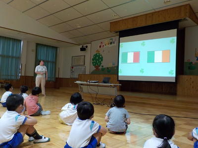 アイルランドの国旗を教えてもらいました！